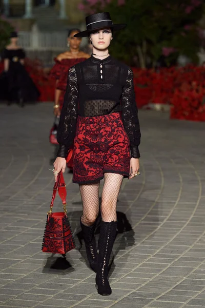 Look 36